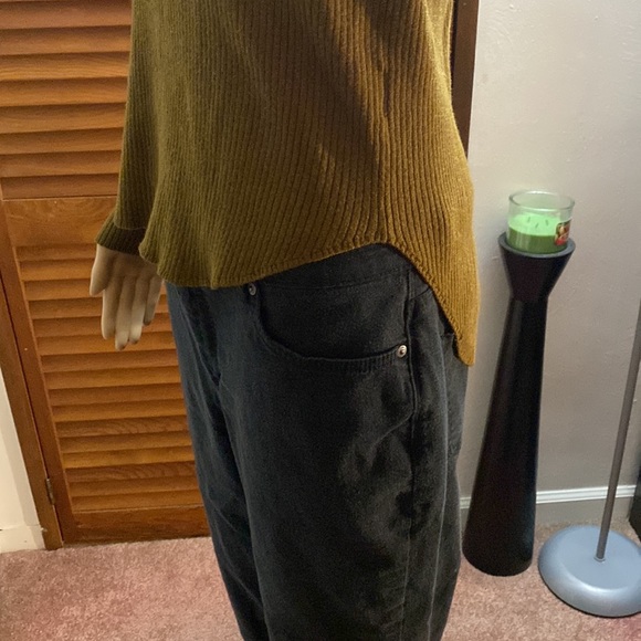 GUC - Express - Low High Ribbed Sweater - Size Small - Picture 9 of 11